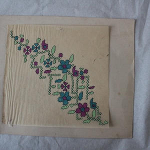 Vintage-inspirierte handbemalte Papier-Textil-Designs