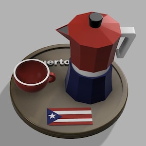 Può includere: Un set da caffè in stile low-poly composto da una caffettiera moka rossa, bianca e blu, una tazzina da caffè rossa e un vassoio circolare. Il vassoio riporta la scritta "Puerto" e una bandiera rettangolare di Porto Rico. Superfici geometriche.