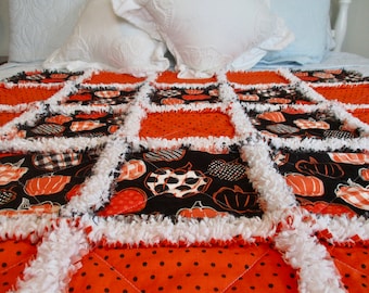 Pumpkin Rag Quilt / Fall Rag Quilt / Halloween Rag Quilt / Handmade Baby Rag Quilt / Child Rag Quilt / Lap Quilt /Quilted Throw/Orange Black