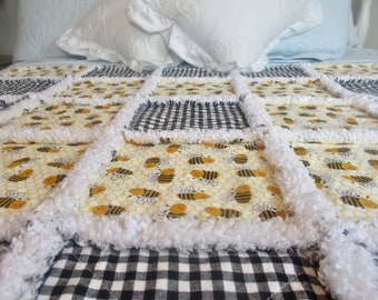 Bumble Bee Rag Quilt / Handmade Baby Rag Quilt / Child Rag Quilt / Lap Quilt / Quilted Throw / Yellow Black Rag Quilt