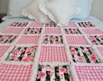 Floral Rag Quilt / Baby Rag Quilt / Child Rag Quilt / Lap Quilt / Quilted Throw / Pink Black Rag Quilt