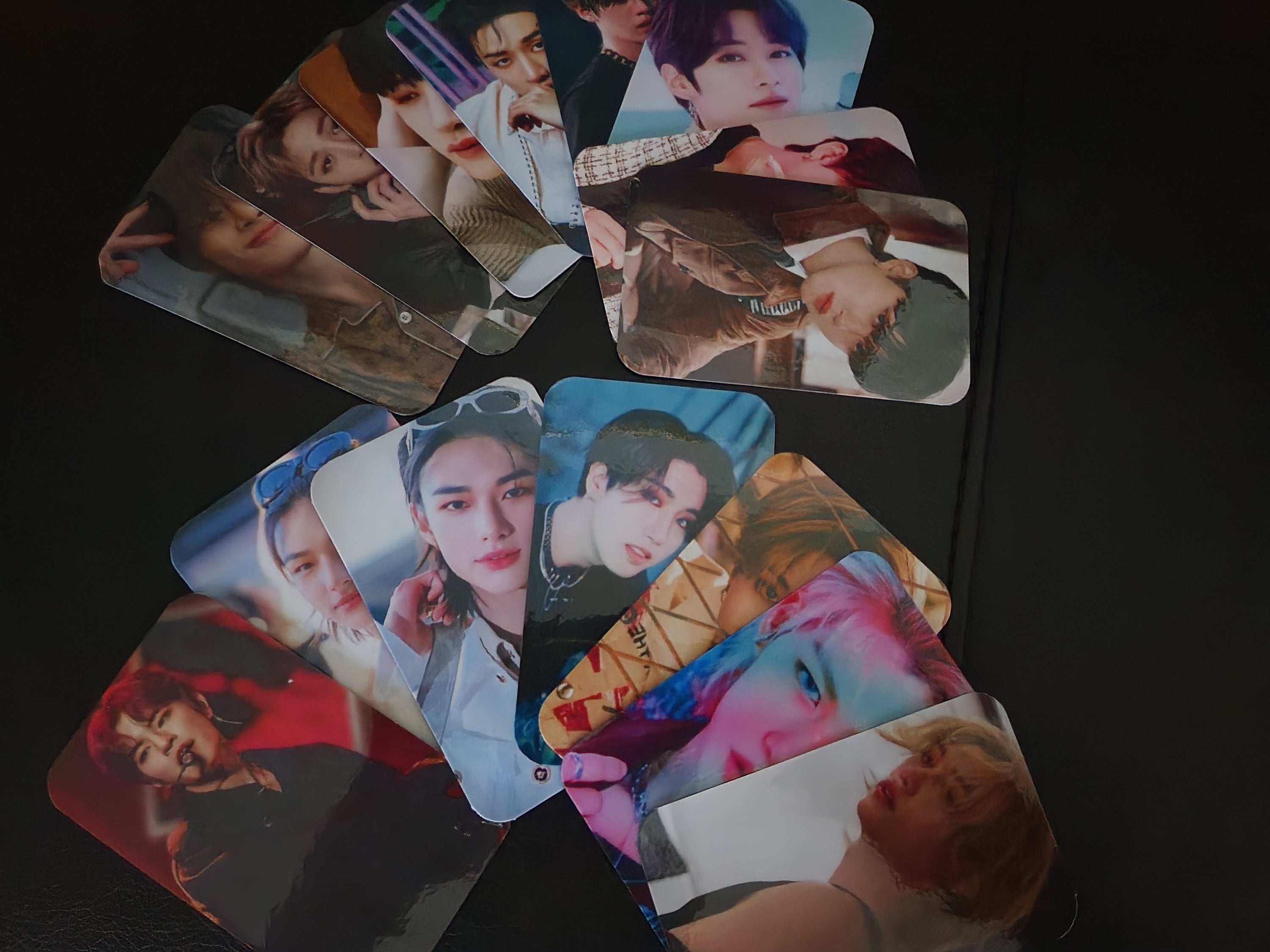 Redlight LOMO Hyunjin/bang Chan Stray Kids Noeasy Subk Shop Redlight LOMO Hyunjin/bang Chan Stray Kids Noeasy Subk Shop