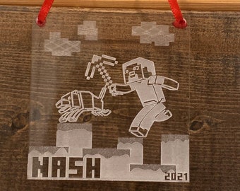 Adorno navideño de Minecraft personalizable con grabado acrílico.