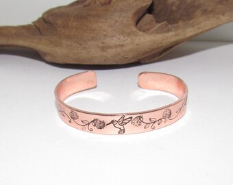 copper humming bird bracelet, stamped jewelry, personalized jewelry, brides maids gifts, nature flower jewelry