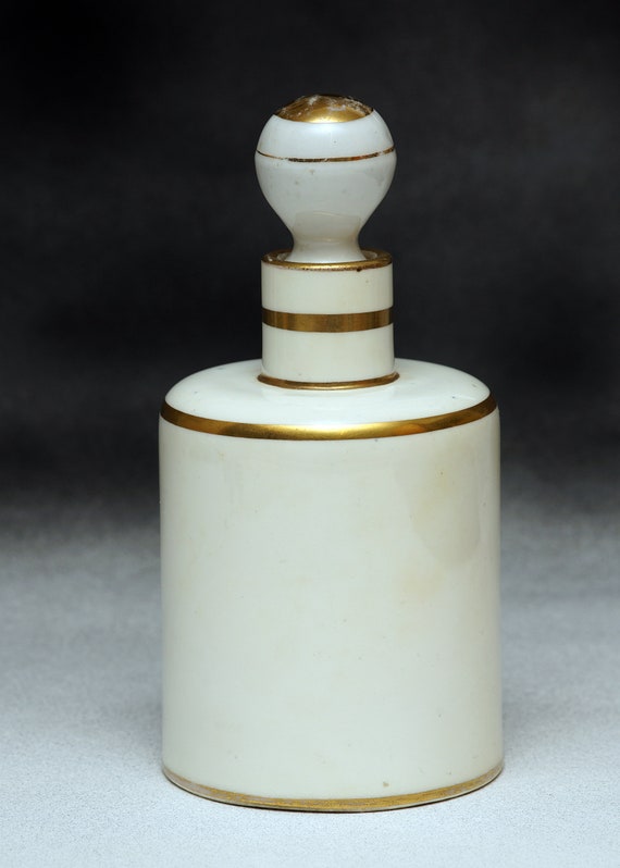 Antique ceramic dressing table or apothecary styl… - image 2