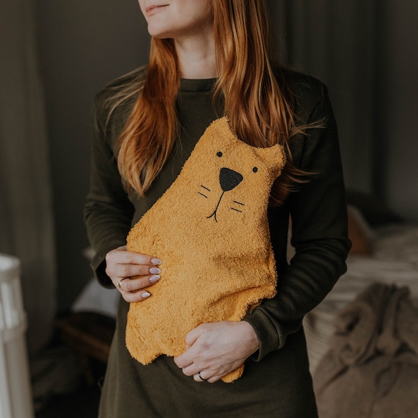 Adorable Cat Cover and Heating Bottle. Crafted from 100% cotton terry fabric, this cute set is suitable for adults, teenagers, and children.