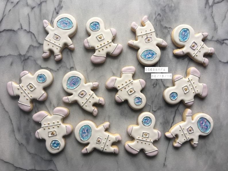Space cookies. Космическое печенье. печенье галактика. пряник космос с нанесением. kidz space печенье.