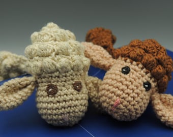 Sheep bookmark, brown sheep, beige sheep, crochet  animal bookmark, sheep lover, sheep, bookworm gift, book gift for a reader