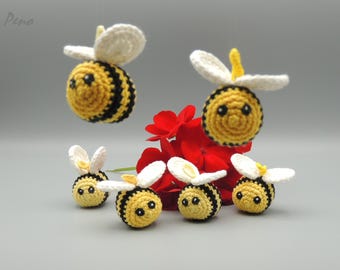 Bee keychain, crochet bee, bee bag charm, gift for bee lovers