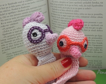 Pink chicken bookmark, page turners, crochet bookmark, gift for booklovers, reader gift, book accessories, funny bookmarks, teacher gift