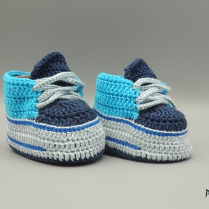 Blue shoes, crochet sneakers, crochet baby shoes, shoes with heart, newborn booties, newborn baby gift, baby shower gift, first baby gift
