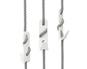 Ganci appendiabiti di design THE ROPEHOOKS Ganci bianchi su supporto da soffitto in corda grigia