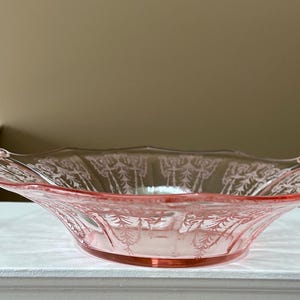Vintage Depression Elegant Glass Cambridge Bowl Cleo Etched Handles Peach Blo