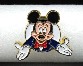 Esso Disney Mickey Mouse Enamel Metal Pin Badge Esso 