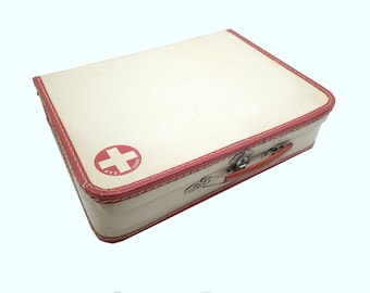 Vintage children's toy nurse doctor's case suitcase S.A.M