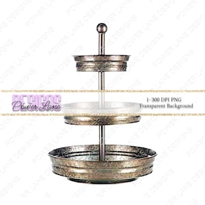 Puede incluir: Un soporte de servicio de metal de tres niveles con un acabado plateado desgastado. El soporte tiene una parte superior redonda y una base de metal. El soporte es perfecto para exhibir comida o bebidas.