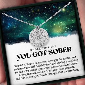 Under This Sky You got sobre, collier carte des étoiles personnalisé, cadeau de sobriété personnalisé pour elle, cadeau de récupération de dépendance pour homme, cadeaux de sobriété