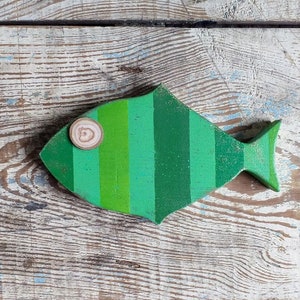 Wooden Green Fish Wall Hanging – Hand-Painted Striped Rustic Decor – Nautical Beach House Decoration – Coastal Wall Art