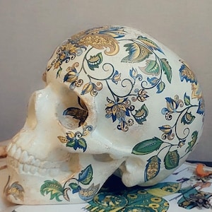 Skull "Indian Gold Flower", Skull, Skull Decor, Skull Gifts, Santa Muerte Statue, Skull Art, Sugar Skull, Gift for her, Halloween Decor
