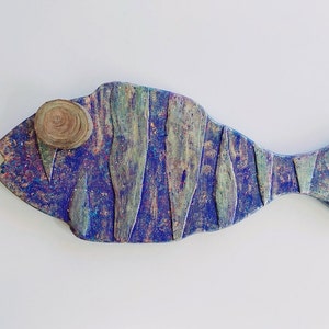 Large Wooden Fish Wall Hanging – Handcrafted Textured Ocean Decor – Unique Nautical Wall Art