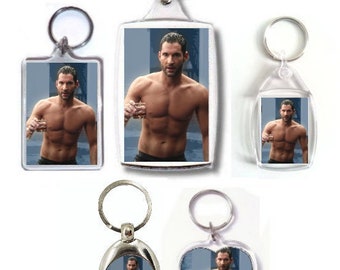 Tom Ellis Photo Keyring Keychain Bag Tag Fan Art Gift (Small, Medium, Large, Heart, Trolley)