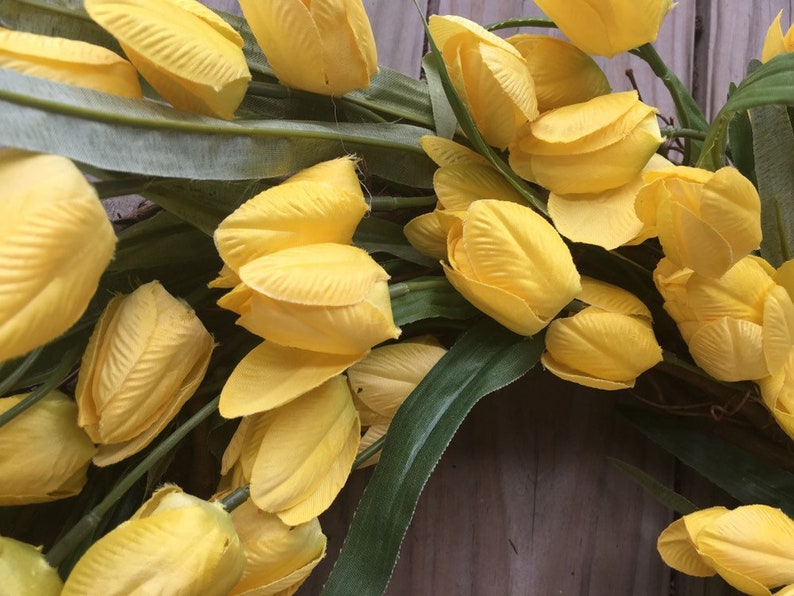 Yellow tulip wreath