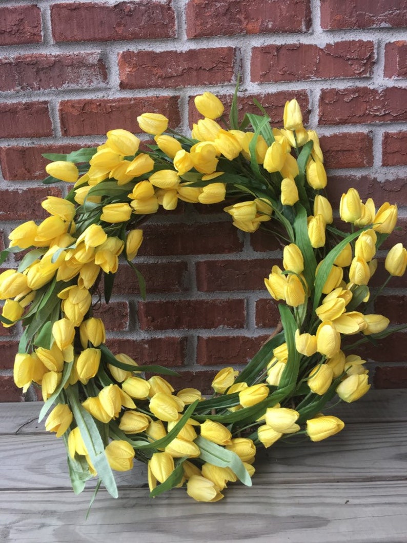 Yellow tulip wreath