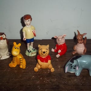 Walt Disney Productions Beswick England vintage lot of 7 figurines Winnie Pooh Christopher Piglet Tigger Eeyore Kanga Owl
