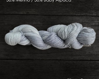 Elliot - Baby Alpaca/Merino Wool | 4ply | Hand-dyed | Color: Silver Grey