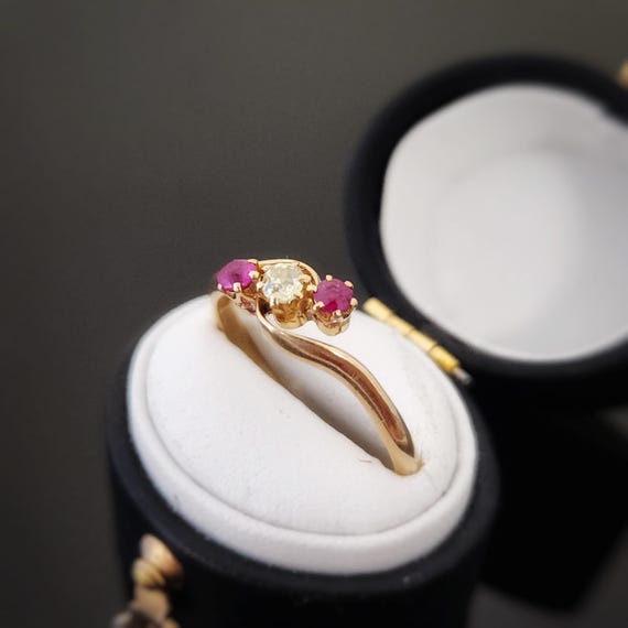 Edwardian Ruby & Diamond Twist Ring in 18K Gold - image 3