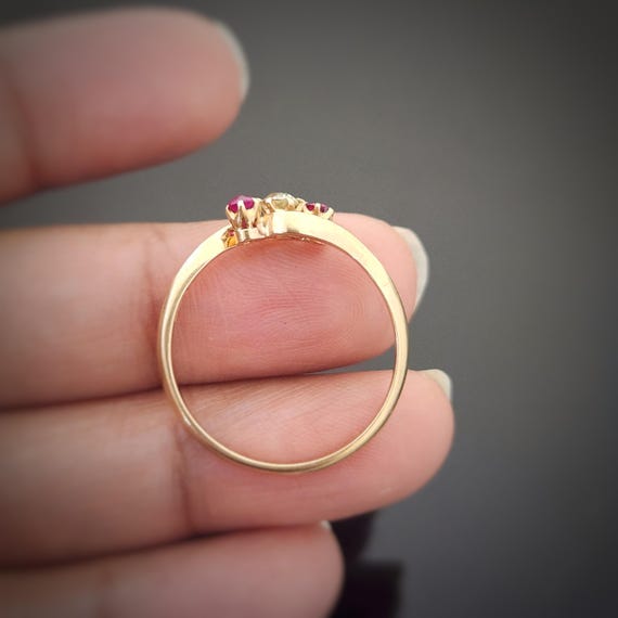 Edwardian Ruby & Diamond Twist Ring in 18K Gold - image 9