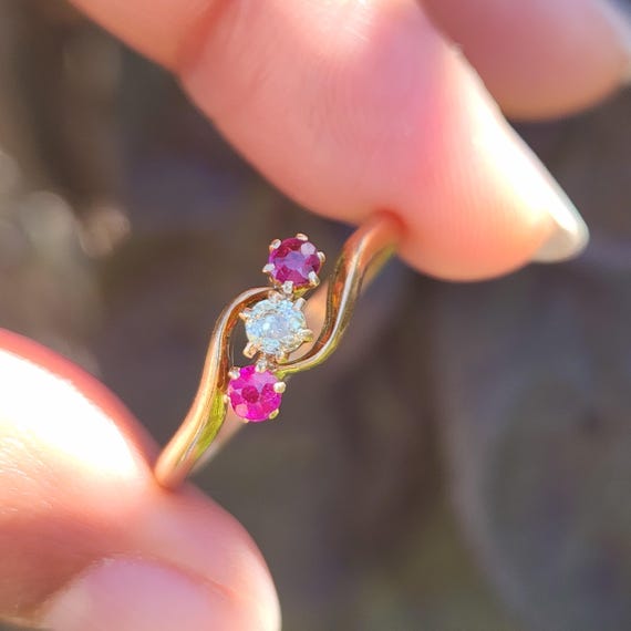 Edwardian Ruby & Diamond Twist Ring in 18K Gold - image 5