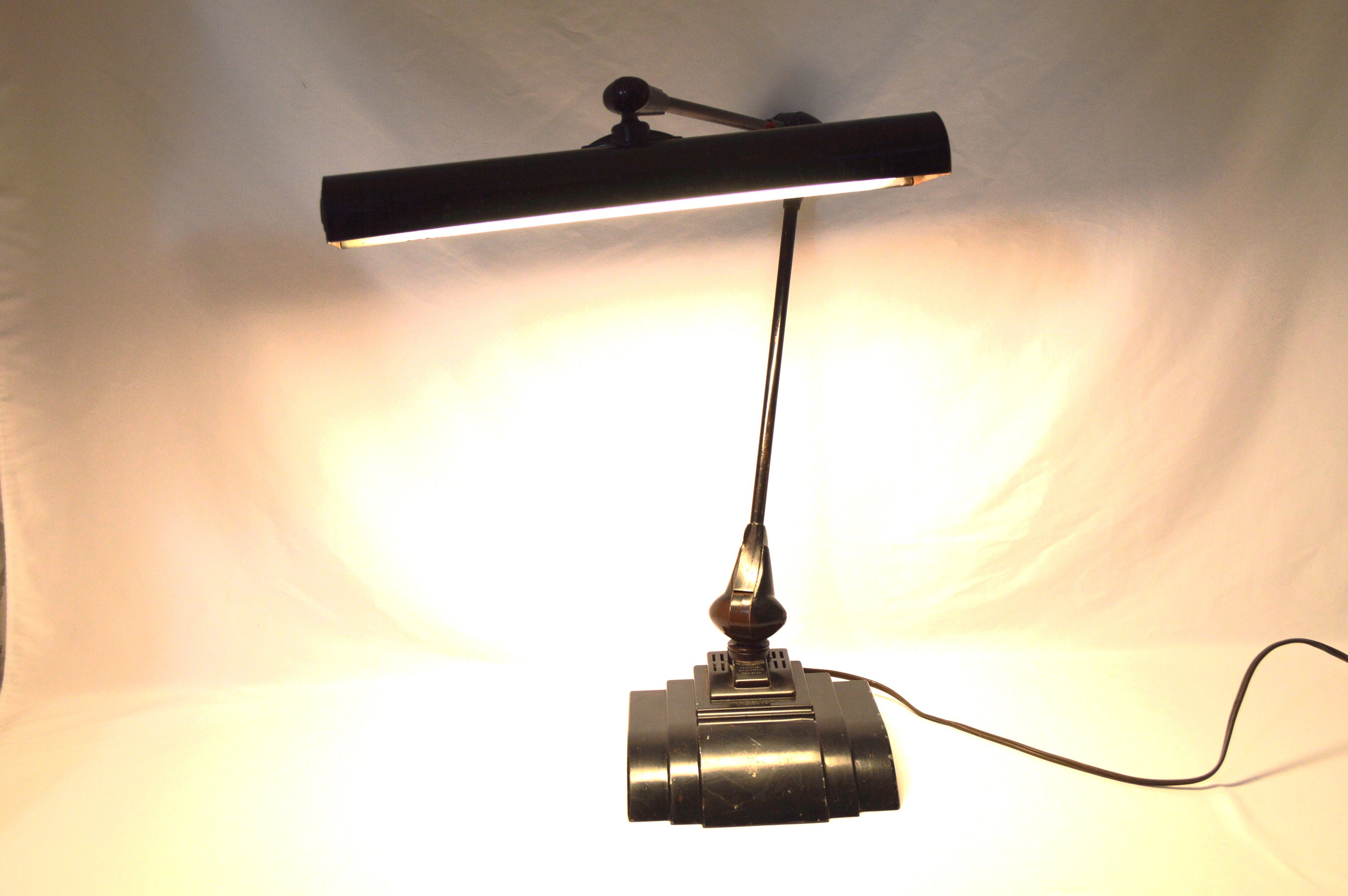 Antique Desk Lamp, Flexo Art Specialty Co, Industrial 1940s Antique Desk Lamp, Flexo Art Specialty Co, Industrial 1940s