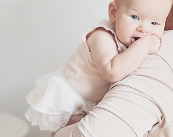 Boho ruffle lace bloomer, white diaper cover, bloomers for babies and toddlers, baby lace bloomer, ruffle diaper cover, diaper cover girl