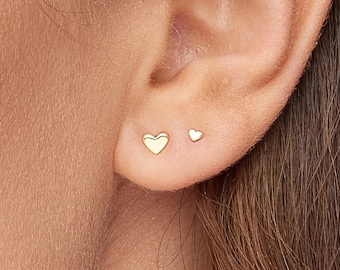 Hart Stud Oorbellen, gouden kleine hart studs, Sterling zilveren hart oorbellen, kleine gouden studs, minimale alledaagse hart studs, sierlijke oorbellen