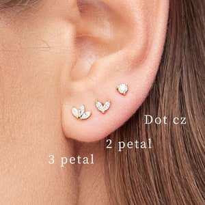 Sterling Silver Jewelry By CS-DB Charm Simple Clear Round CZ Romantic Flower Shaped Gift Stud Earrings Sterling Silver Jewelry By CS-DB Charm Simple Clear Round CZ Romantic Flower Shaped Gift Stud Earrings