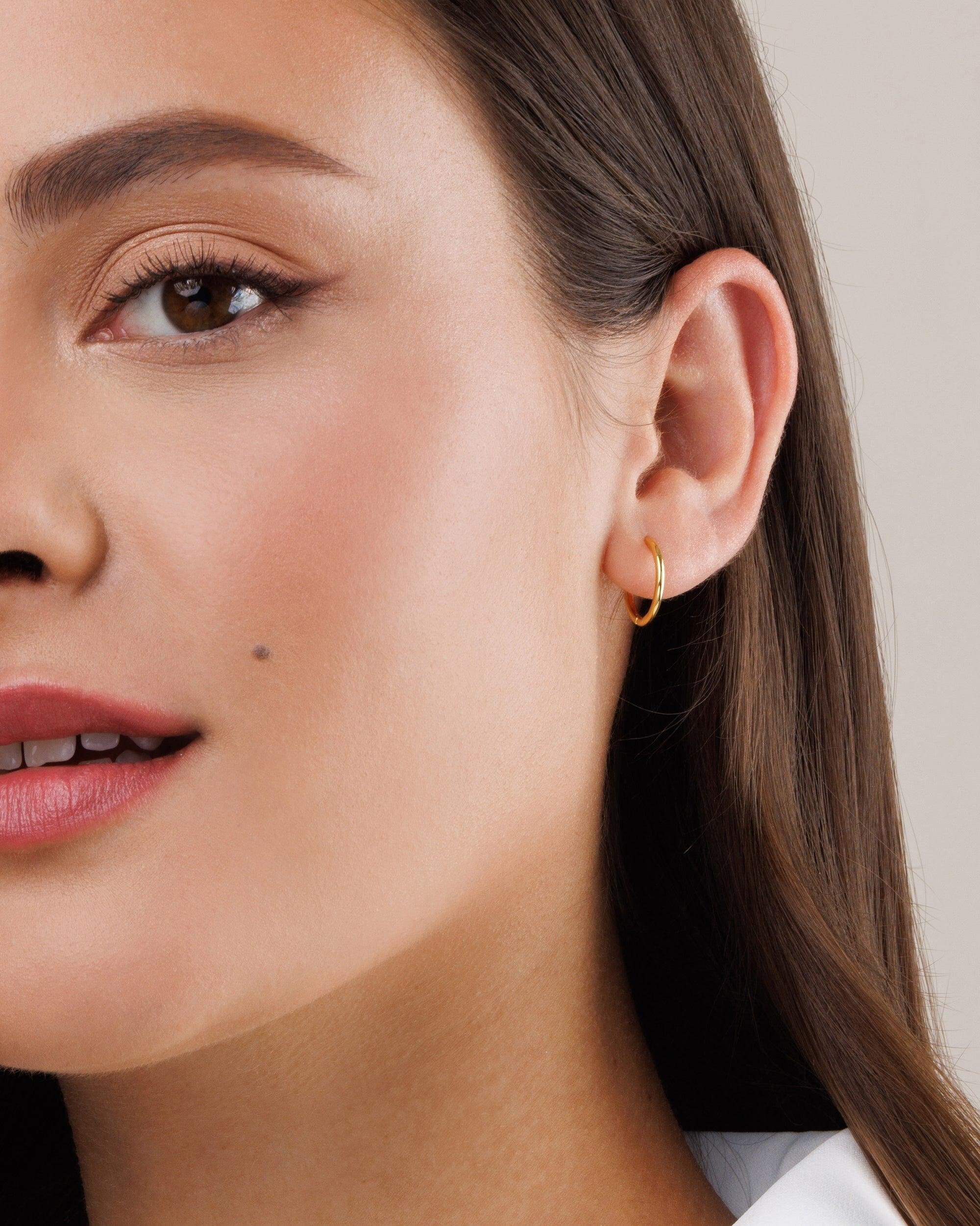 ピアス ME Small Hoop Earrings (Medium) Minimal Hoop Earrings, Dainty Thin Hoop Earrings, Medium