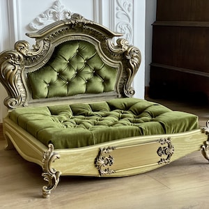 Gold Baroque Oak Pet bed, Dog bed, Pet Furniture, Luxury pet sofa, Carved wood, Quilted velvet, Engraved name plate, Antique look, Bespoke