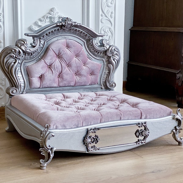 Silber Barock Eiche Haustierbett, Hundebett, Haustiermöbel, Luxus-Haustiersofa, geschnitztes Holz, gesteppter Samt, graviertes Namensschild, antiker Look, maßgefertigt