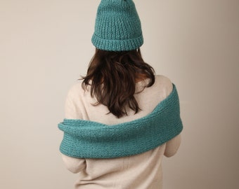 Terrifically Teal Hand-Knitted Scarf Beanie Set // Winter Wool Blend Scarf // Thick Woolly Hand Made Knit //