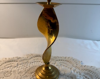 ヴィンテージのねじれた真鍮製キャンドルホルダー