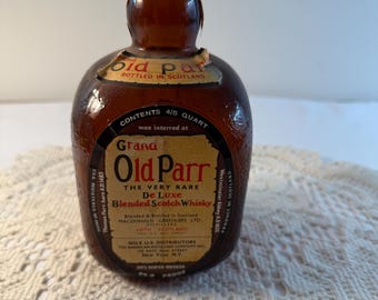 Botella de whisky escocés Grand Old Parr vintage / Vidrio ámbar texturizado / Decoración de bar / Botella de licor de mediados de siglo / Botella de whisky escocés de colección