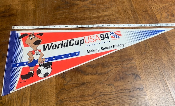 1994 World Cup USA Soccer Felt Pennant with Mascot