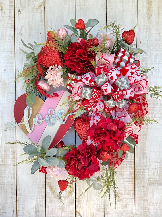 Valentines Day Wreath Decorations, Burlap Heart Shaped Wreath with Buffalo  Plaid Bows for Front Door Farmhouse Valentine's Day Decorations Party
