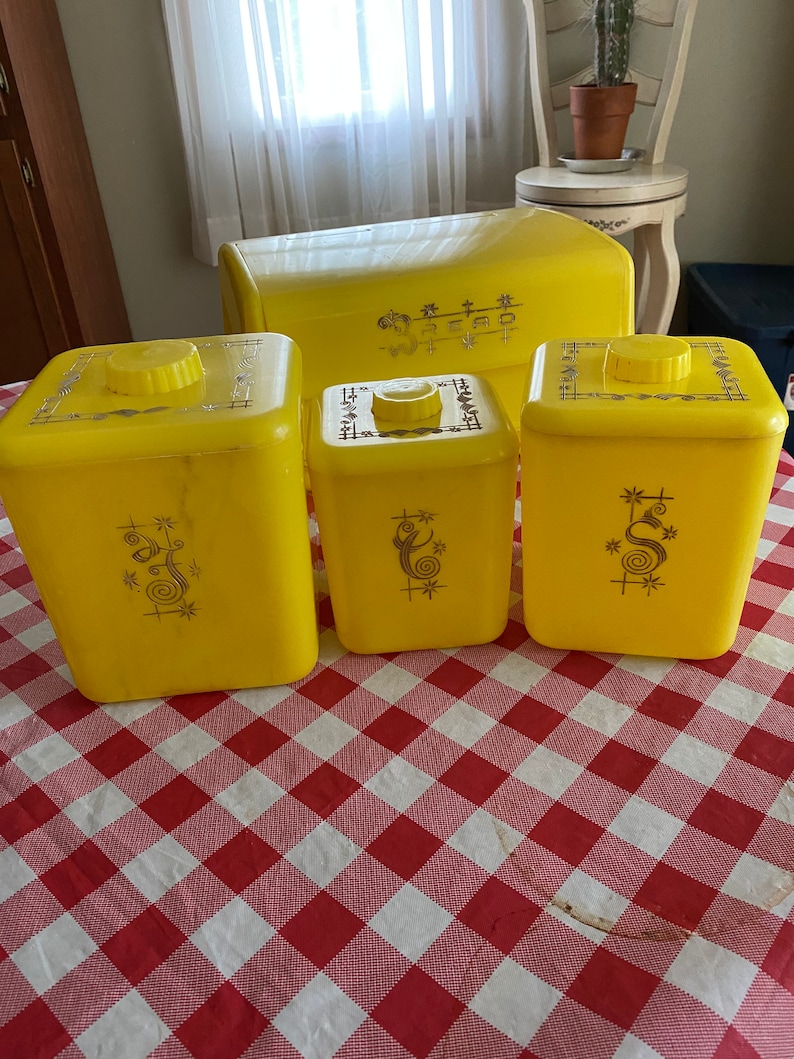 lustro ware 3 piece canister set with matching breadbox