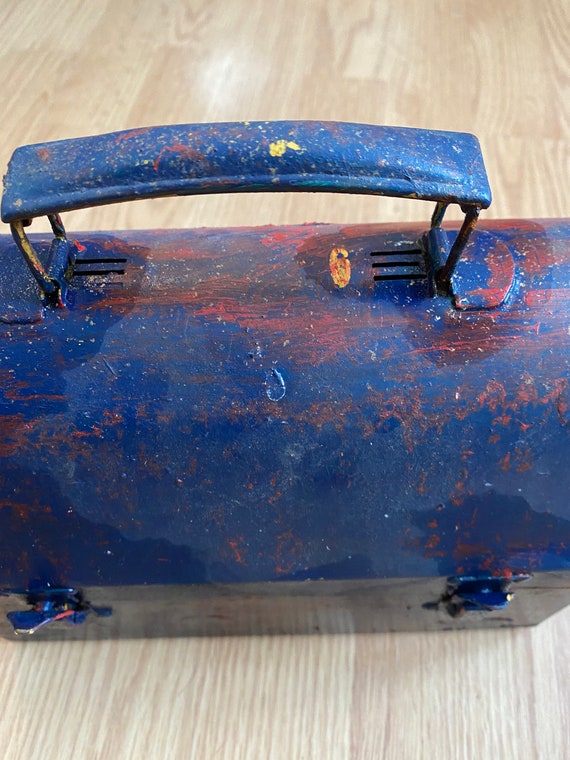 vintage metal lunchbox with handle and metal latc… - image 2