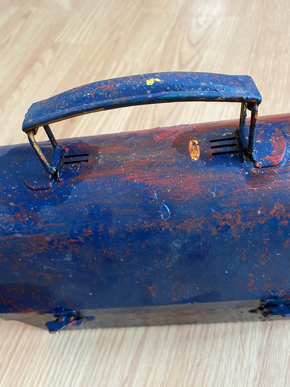 vintage metal lunchbox with handle and metal latc… - image 9