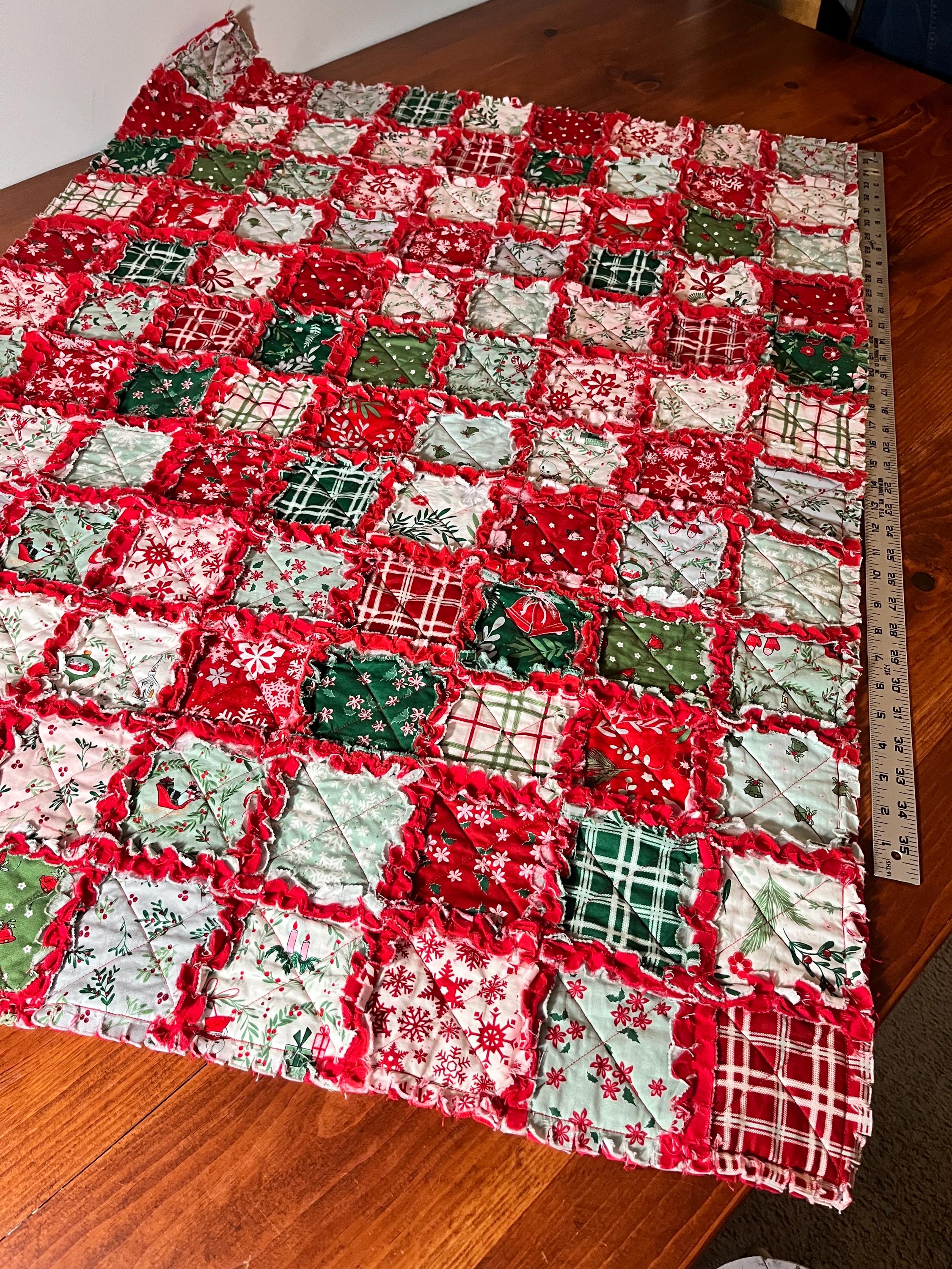 Lap Rag Quilt Misletoe and Holly Lap Rag Quilt - Etsy