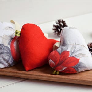 set 3 Cuori tessuto, set di tre cuori imbottiti,Christmas decorations, puntaspilli, poinsettia, profumatore, gray  heart ornaments