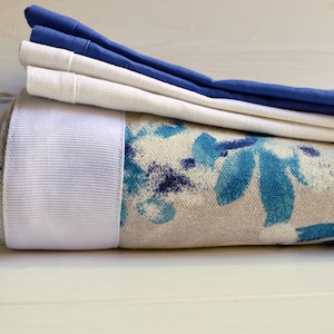 Tablecloth in cotton blend, blue flower print, Italian fabric, summer tablecloth, summer tablecloth, rectangular, oval, round tablecloth